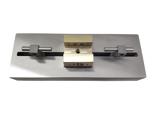 Electrode Centering Device