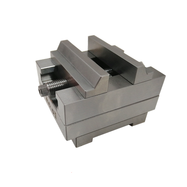 self centering Vise compatible 2.75 inch maxinum size work piece 50-4