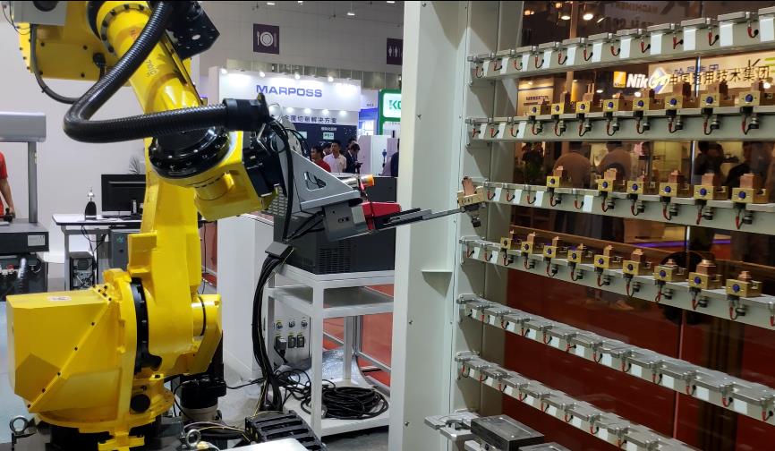 Gripper RCS with Robot Arm End Link