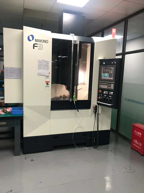 MAKINO CNC machine center