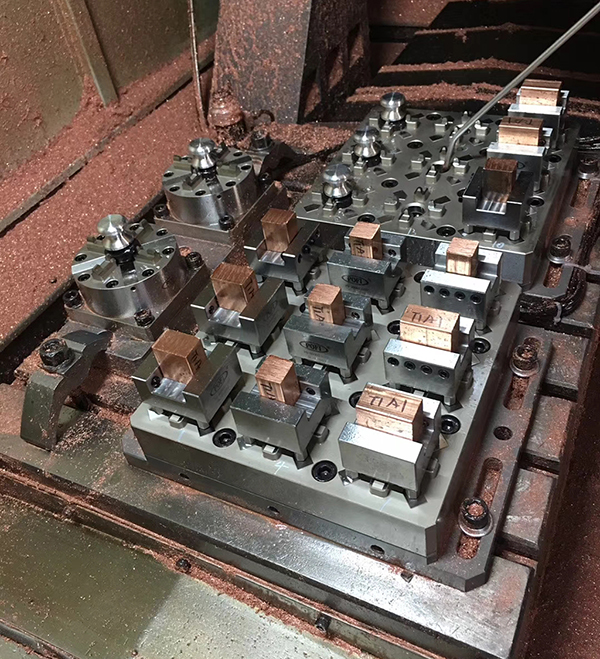 9 in 1 Tiny Pneumatic Chuck-600